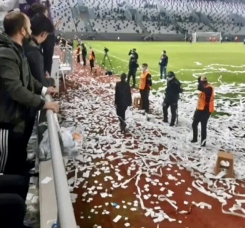 Yeni Ordu Stadı'nın açılışında rezil olay: Konfetilerin arasından parçalanmış Kur'an yaprakları çıktı!