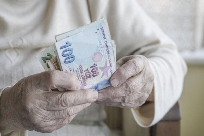 Emekli ve memurların maaşlarının yatırılacağı tarih belli oldu