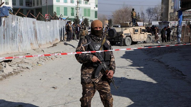 Afganistan'da silahlı saldırı: 8 polis öldü