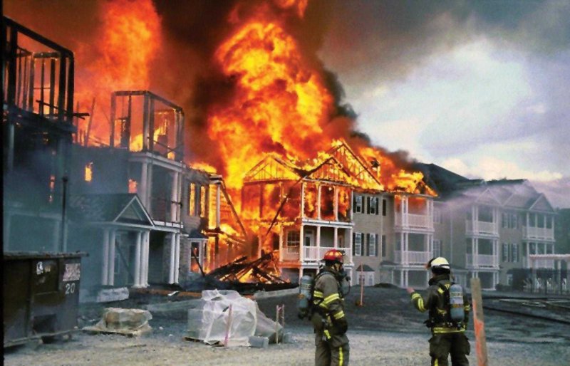 ABD'de de korkunç yangın: Çok sayıda ölü