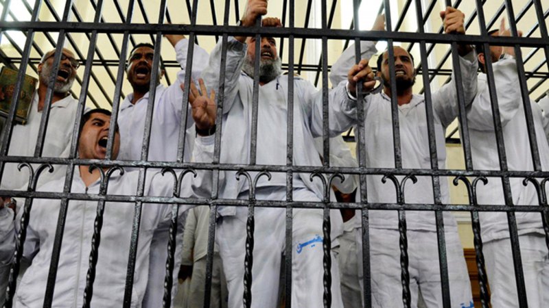 Mısır siyasi idamları erteledi!