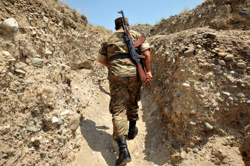 Ermeni askerlerinden Azerbaycan'ın sınır mevzilerine ateş