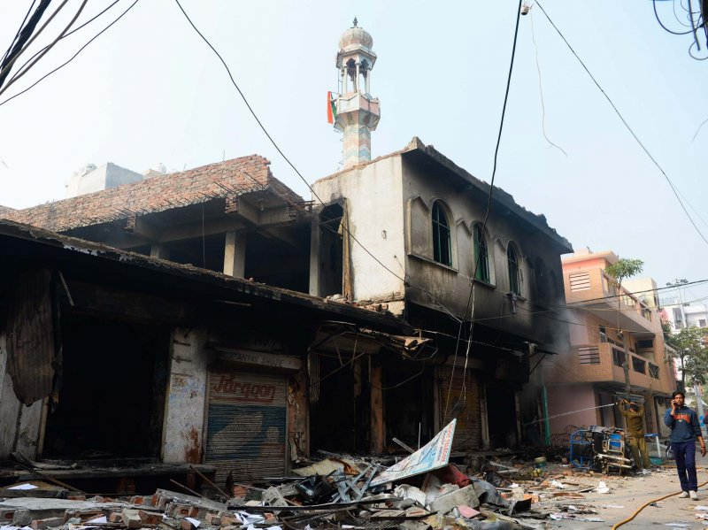 Hindistan'da Hindu çeteler Müslümanların evlerini ateşe verdi