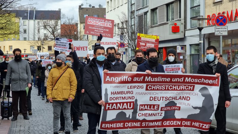 Almanyalı Furkan Gönüllülerinden İslamofobi'ye Karşı Yürüyüş!