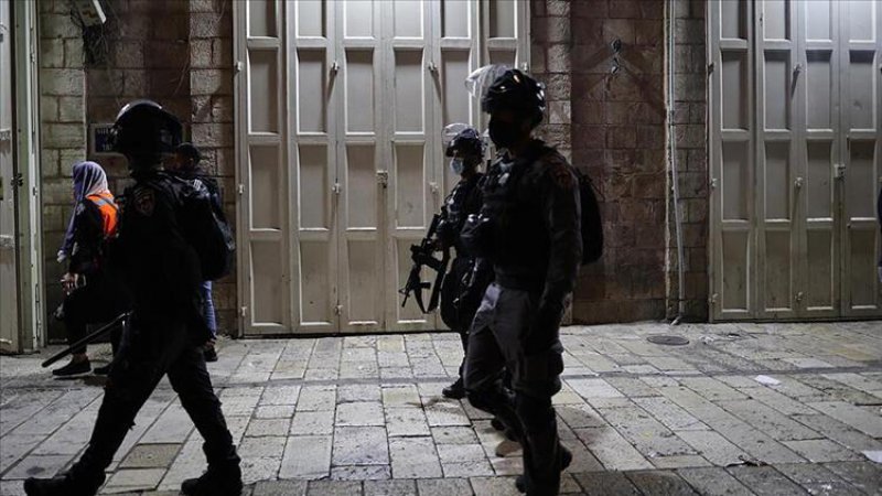 İsrail Filistinli Esirlerin Yakınlarını Gözaltına Alıyor