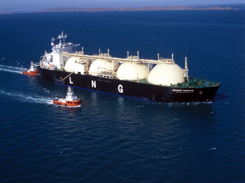 Rusya gazı resmen kesti: Finlandiya yüzer LNG terminali kiraladı