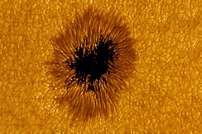 Hawaii'deki Güneş teleskobu, Dünya'yı yutacak büyüklükteki karanlık lekeyi görüntüledi