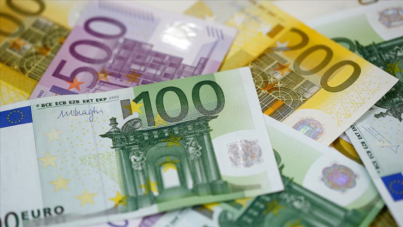 Euro, 9 liranın altını gördü