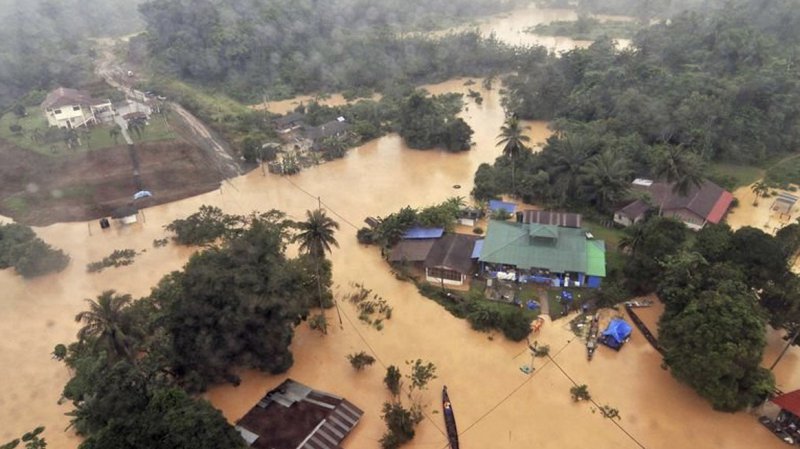 Malezya'da sel nedeniyle 5 binden fazla kişi tahliye edildi