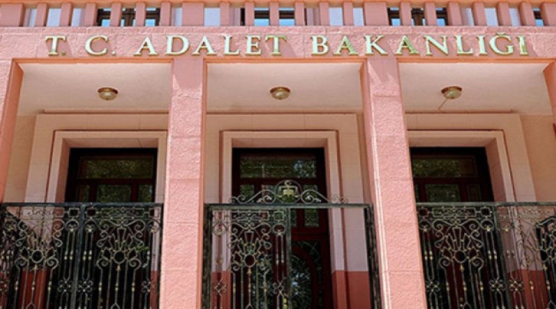 Adalet Bakanlığı, yazılı ve sözlü sınavların ertelendiğini duyurdu