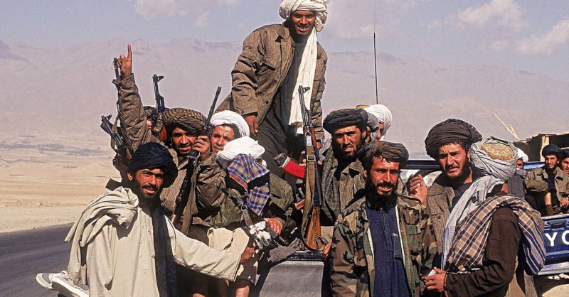 Afganistan: Taliban ülke genelinde şehir merkezlerine ilerleyişe geçti