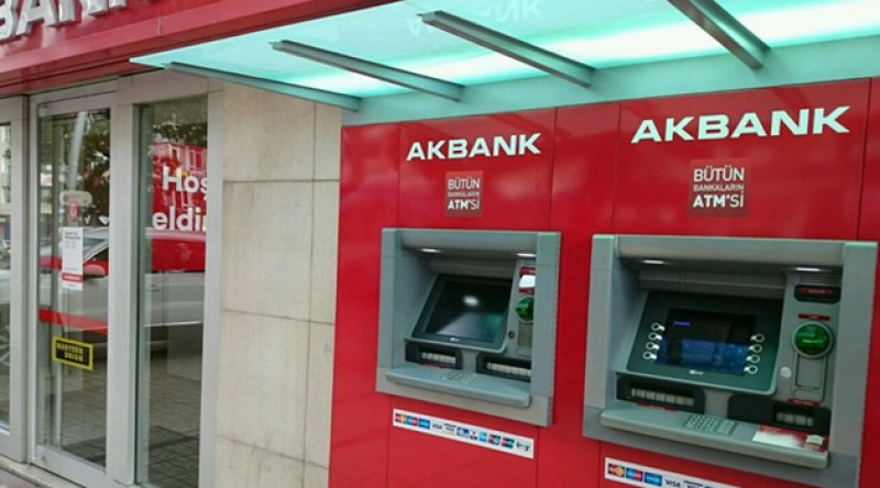 Akbank'tan ATM açıklaması: Ücretler iade edilecek