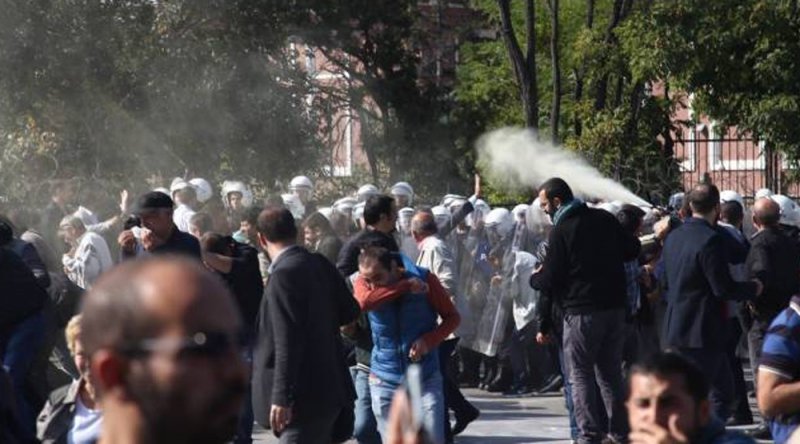 Ankara Katliamı'nı anmak isteyenlere polis müdahalesi: Çok sayıda gözaltı