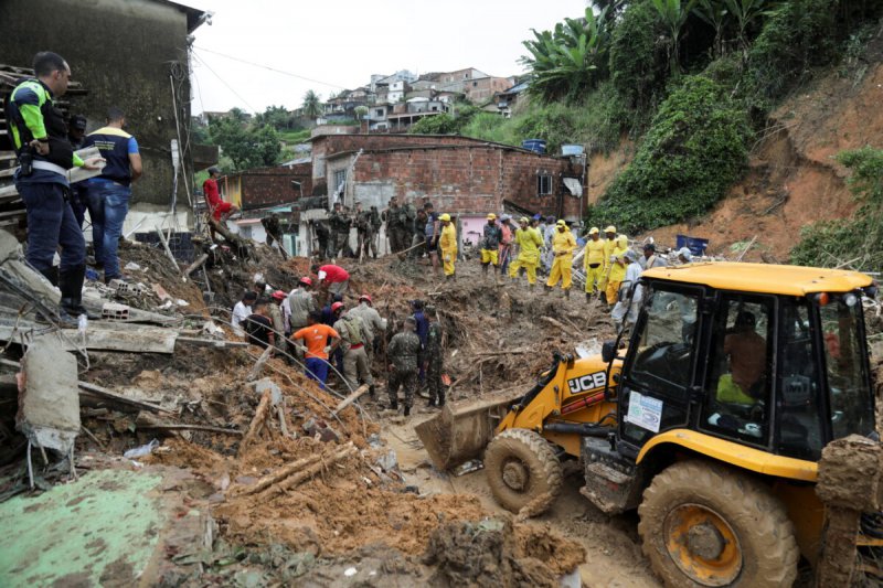 Brezilya, felaketi yaşıyor: 100 ölü