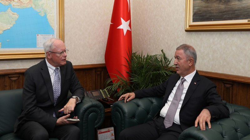 Bakan Akar, ABD’nin Ankara Büyükelçisi Flake’i kabul etti