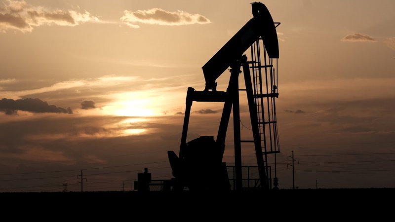 Brent petrolün varil fiyatı yaklaşık yüzde 4 artarak 110 dolar sınırına yaklaştı