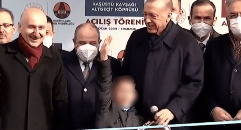Trabzon'daki açılış töreninde sözleriyle gündem olan çocuk Kılıçdaroğlu'ndan özür diledi