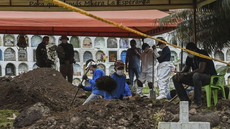 Kanada’da yüzlerce ceset kalıntısının olduğu yeni çocuk mezarları bulundu