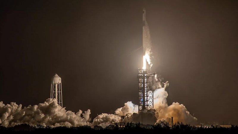 SpaceX, ABD'nin casus uydusunu uzaya fırlattı