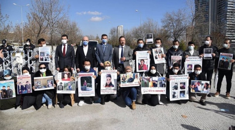 Uygur Türkleri aile nöbeti devam ediyor