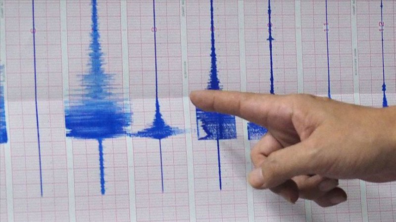 İzmir'de 5.1 büyüklüğünde deprem