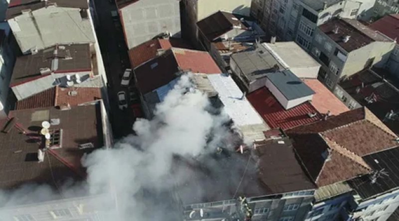 Esenler'de yangın: Evde mahsur kalan 3 çocuğu camdan atarak kurtardı