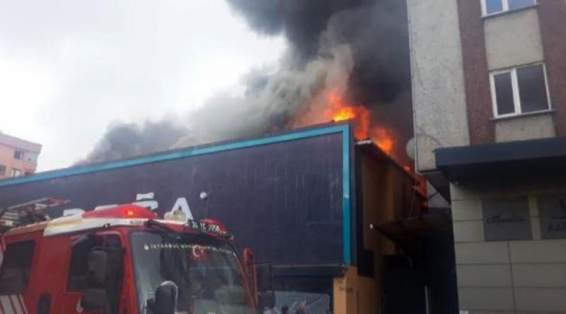 İstanbul'da mobilya fabrikasında yangın