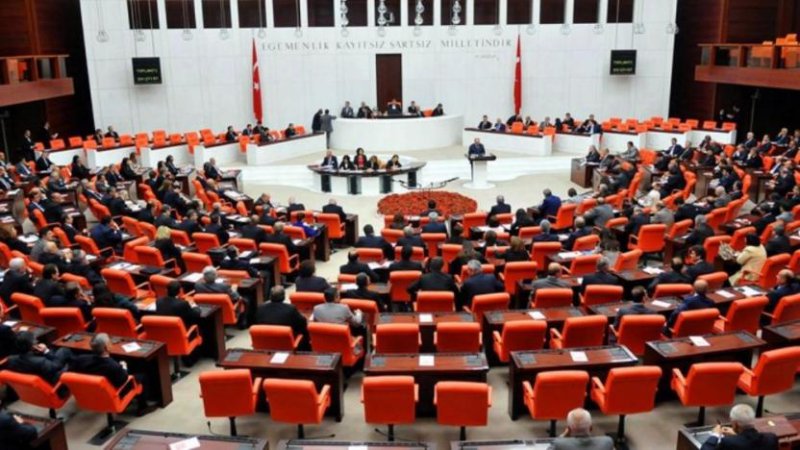 AKP'den yeni torba yasa teklifi: OHAL düzenlemeleri 3 yıl uzatılıyor