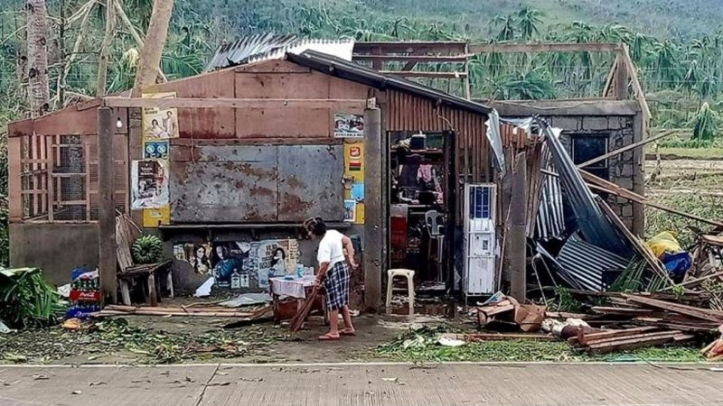 Filipinler’i vuran tropikal fırtınada can kaybı 42’ye yükseldi