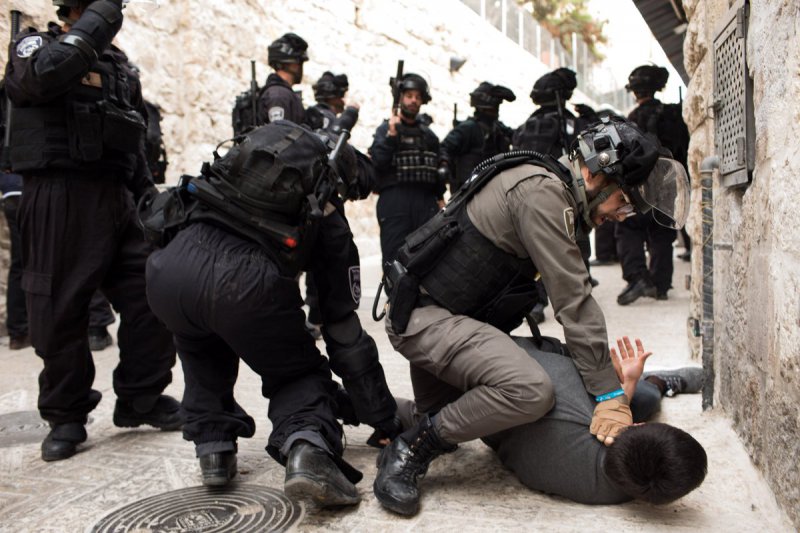 İsrail güçleri 7 Filistinliyi gözaltına aldı