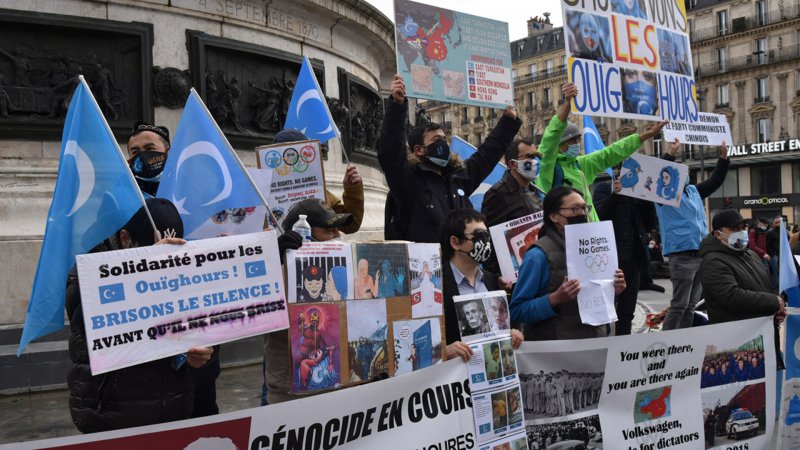 Fransa'da 'ayrılıkçı’ yasa tasarısı ve İslamofobi protesto edildi