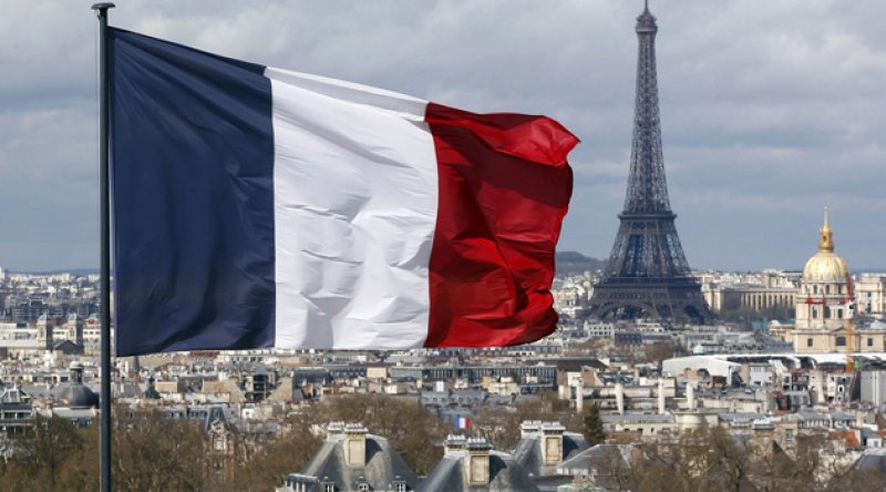 Fransa, AB dışındaki ülkelerle giriş ve çıkışı askıya alıyor