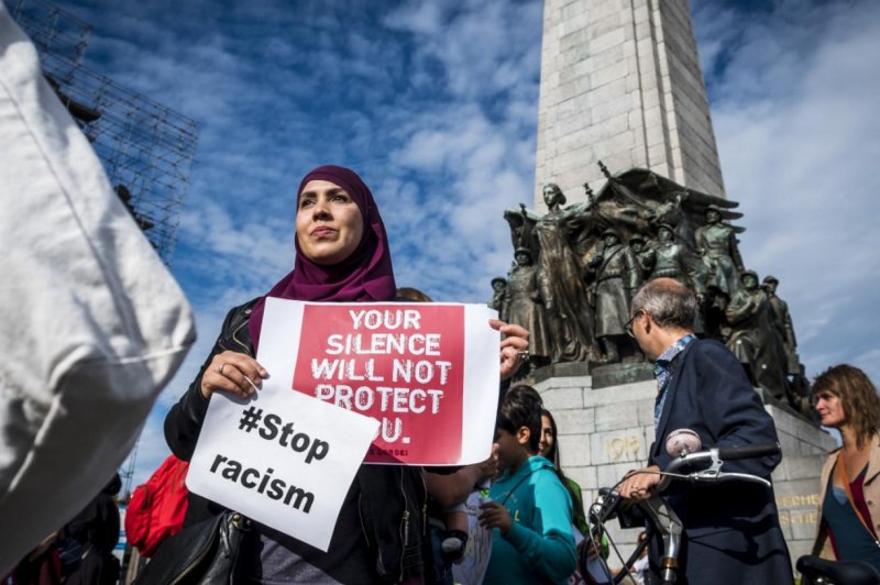 Müslümanlar, İslamofobinin merkezi haline gelen Fransa'yı terk ediyor
