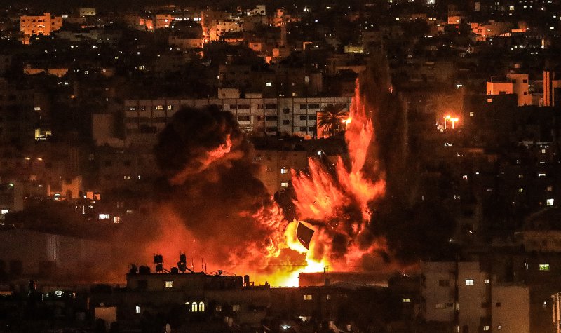 Siyonist İsrail Gazze 'ye saldırıyor!