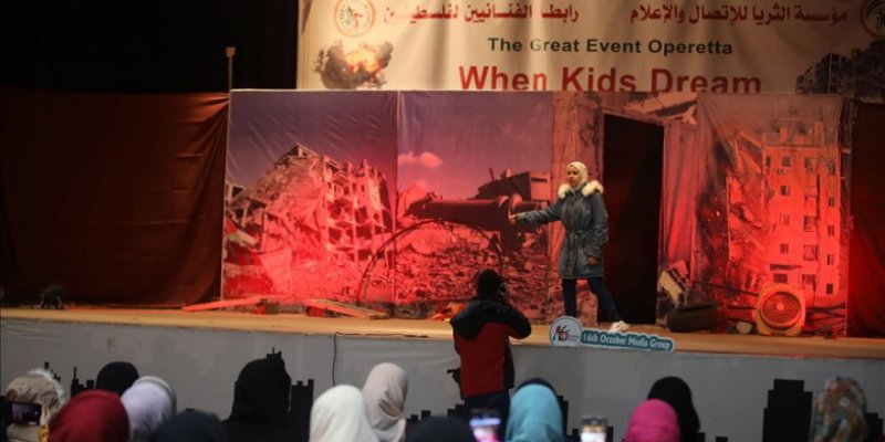 Gazzeli çocuklar, dünyaya İngilizce seslendi