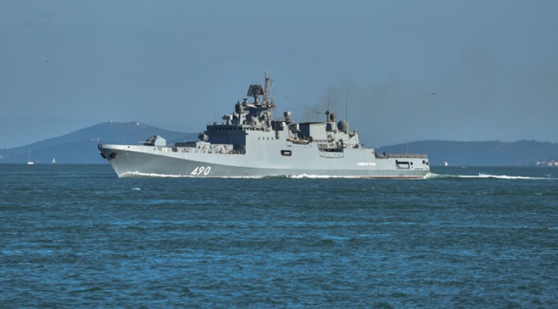 Rus savaş gemileri Karadeniz'de tatbikat yaptı