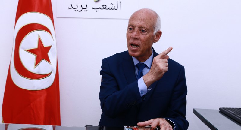 Tunus'ta cumhurbaşkanı darbesi büyüyor: Said meclisi feshetti
