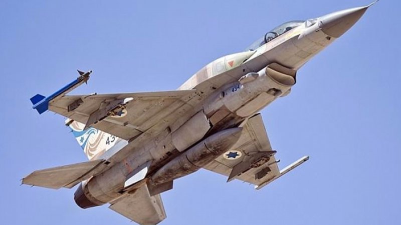 İsrail uçakları Suriye'yi vurdu: 4 asker öldü