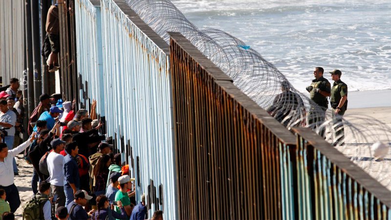 ABD'ye gitmek isteyen 2 bin göçmen Meksika'da kayboldu