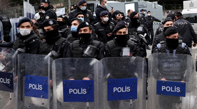 Kadıköy'de gözaltına alınanlardan 10'u için tutuklama talebi