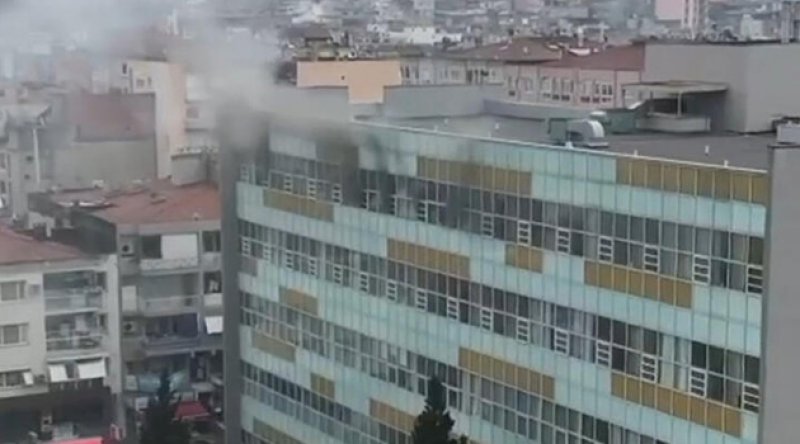 İzmir’de hastanede yangın paniği!