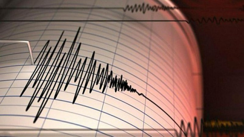 İzmir'de deprem ! Büyüklüğü 3.6