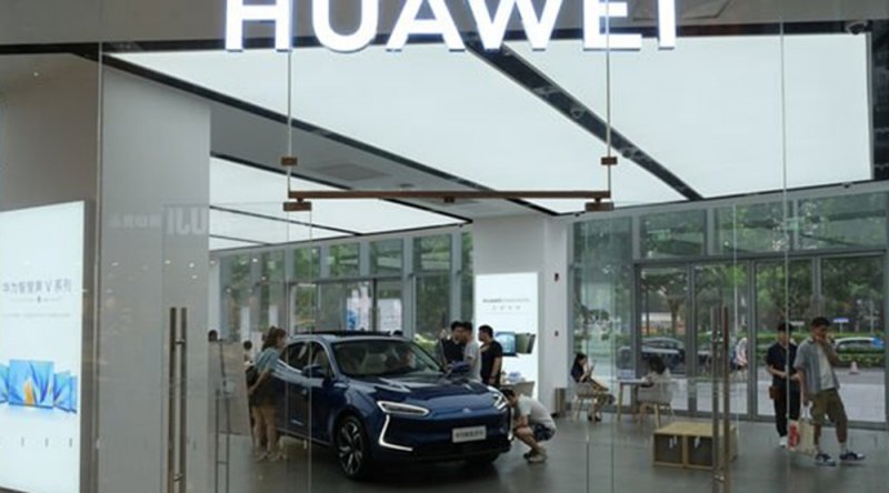 Huawei, ilk elektrikli otomobilini üretti