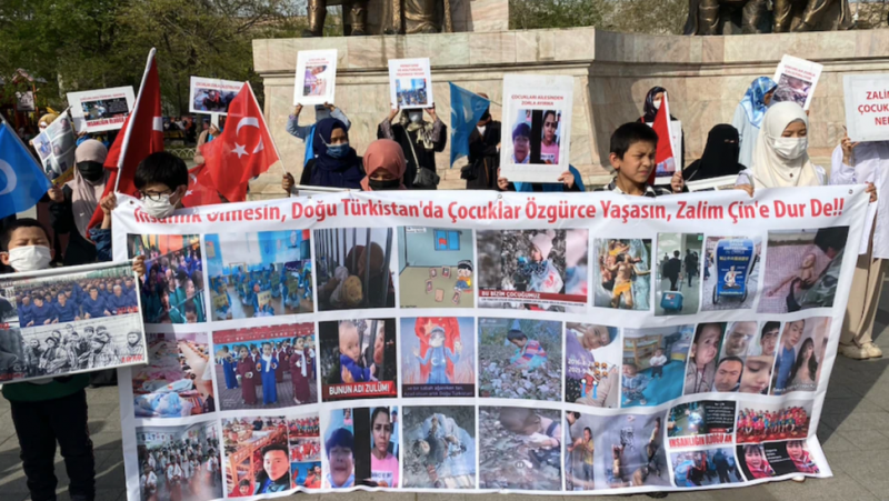 İstanbul'da Doğu Türkistanlı Çocuklar İçin Protesto!