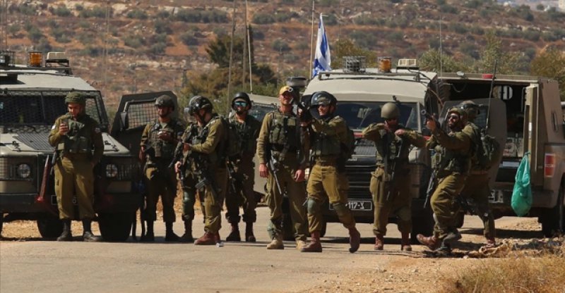 İsrail güçleri Batı Şeria'da 3 Filistinli genci yaraladı