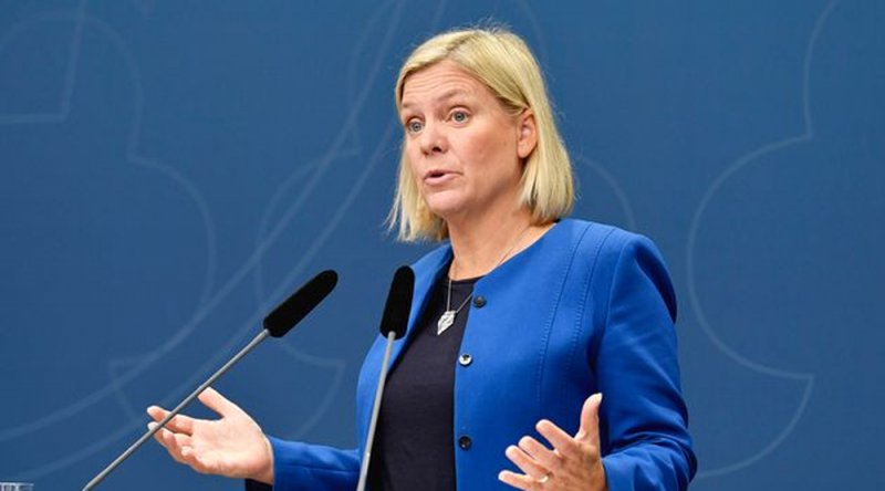 İsveç’in ilk kadın başbakanı göreve geldikten yedi saat sonra istifa etti