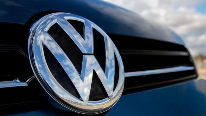 Volkswagen, "çip krizi"nin ikinci çeyrekte üretimi daha fazla etkileyeceğini duyurdu