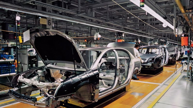 Otomotiv üretimi ilk 3 ayda yüzde 1 arttı; ihracat yüzde 6 daraldı