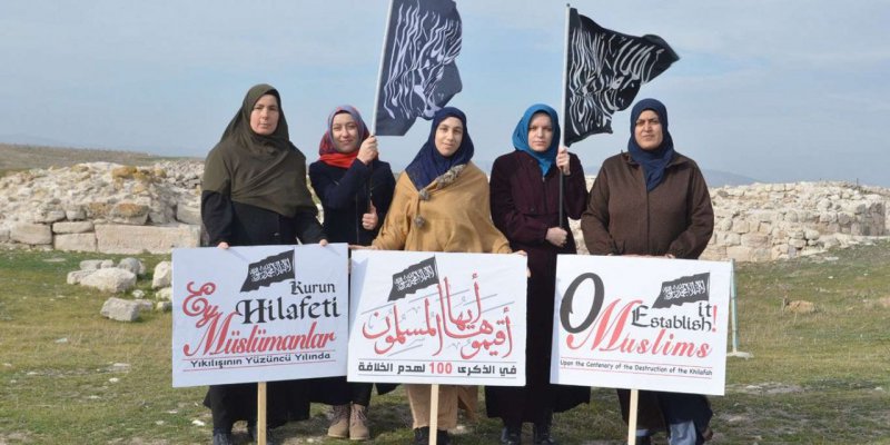 Hilafet videosu çeken 4 kadın Ankara'daki evlerinde gözaltına alındı