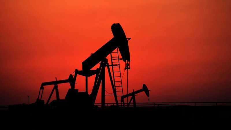 IEA: Küresel petrol talebi bu yıl günlük 5,7 milyon varil artacak